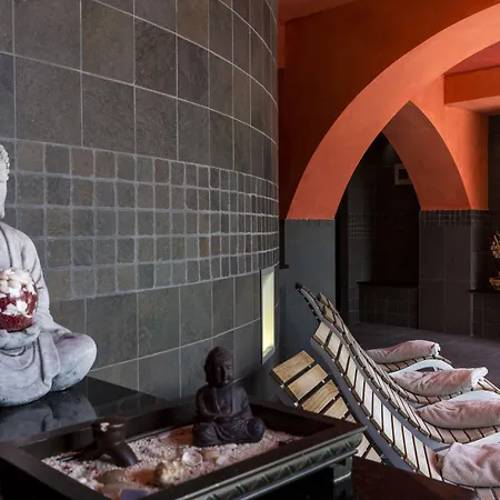 阿金图公园酒店 酒店 4*